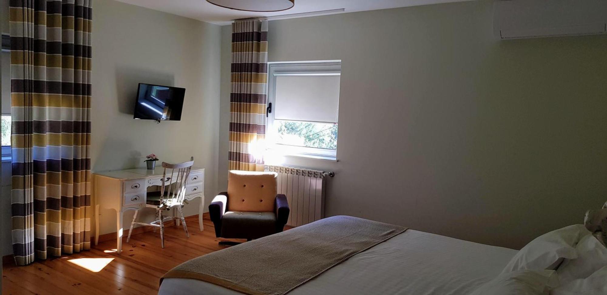 Casa Da Ribeira Do Cirio Guest House Seia Ngoại thất bức ảnh