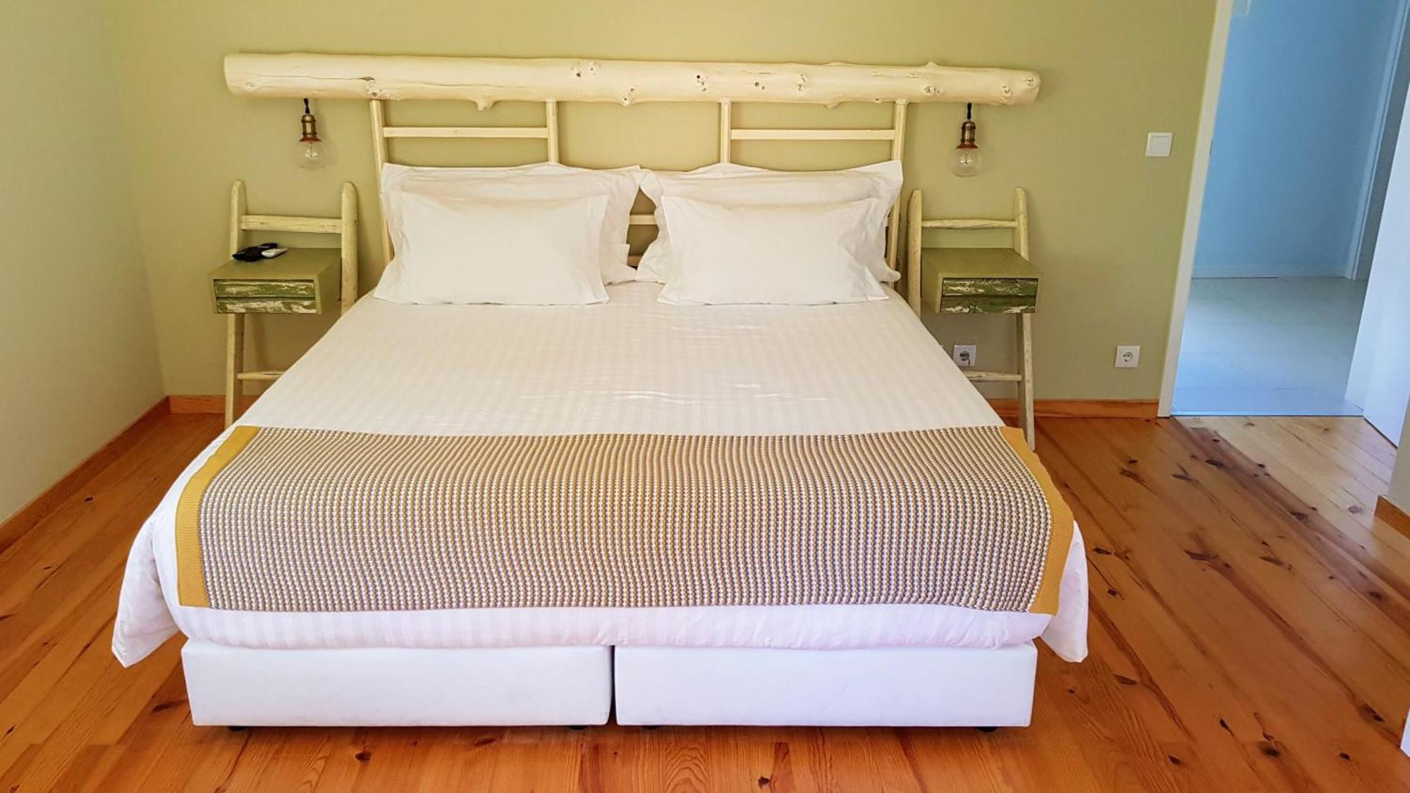 Casa Da Ribeira Do Cirio Guest House Seia Ngoại thất bức ảnh